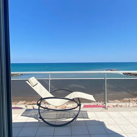 Spacious Air-conditioned Duplex With 270 Degree Sea Views * Sainte-Marie-la-Mer