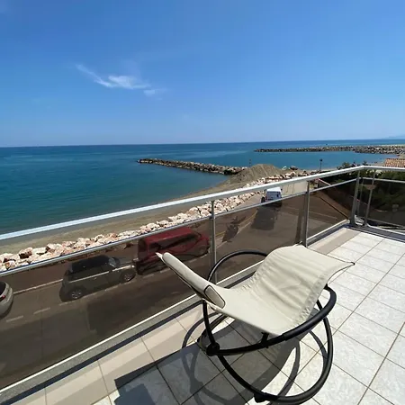 Spacious Air-conditioned Duplex With 270 Degree Sea Views Apartment Sainte-Marie