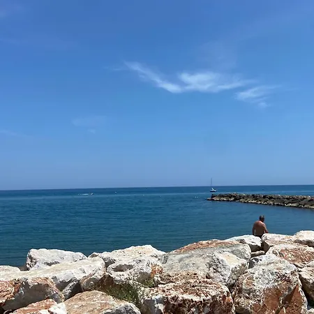 Appartement Spacious Air-conditioned Duplex With 270 Degree Sea Views *