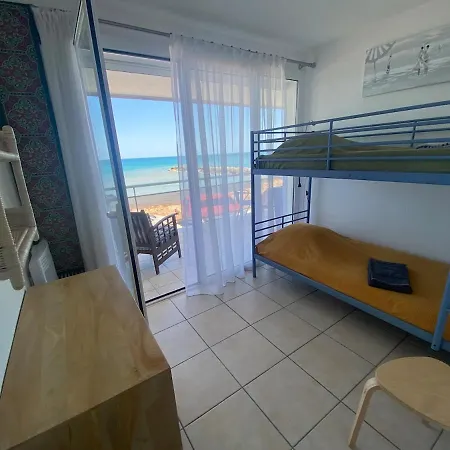 Apartment Spacious Air-conditioned Duplex With 270 Degree Sea Views