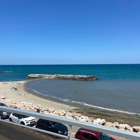 Apartment Spacious Air-conditioned Duplex With 270 Degree Sea Views