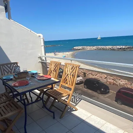 Lejlighed Spacious Air-conditioned Duplex With 270 Degree Sea Views