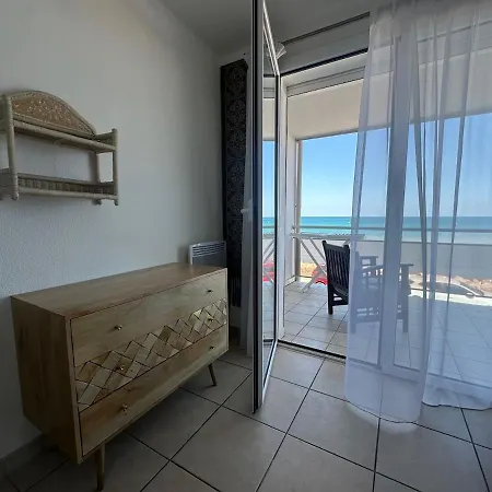 Apartment Spacious Air-conditioned Duplex With 270 Degree Sea Views *