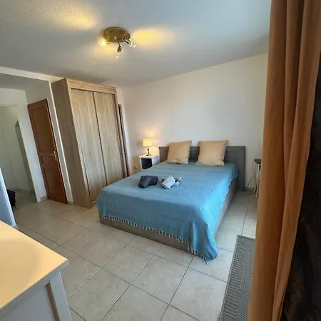 Spacious Air-conditioned Duplex With 270 Degree Sea Views Sainte-Marie