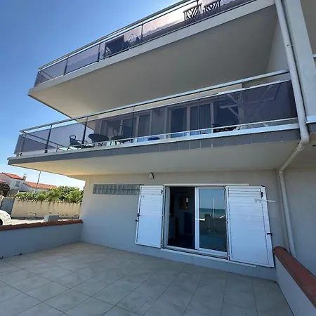 Lejlighed Spacious Air-conditioned Duplex With 270 Degree Sea Views
