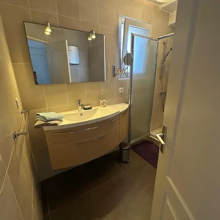 Spacious Air-conditioned Duplex With 270 Degree Sea Views * Sainte-Marie