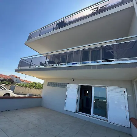 Apartment Spacious Air-conditioned Duplex With 270 Degree Sea Views *