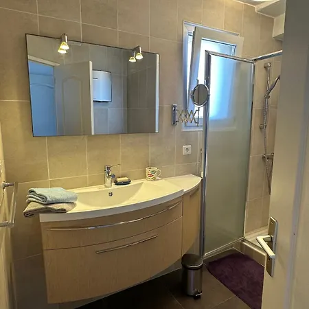 Lejlighed Spacious Air-conditioned Duplex With 270 Degree Sea Views