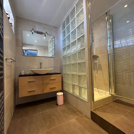 Spacious Air-conditioned Duplex With 270 Degree Sea Views Lejlighed *