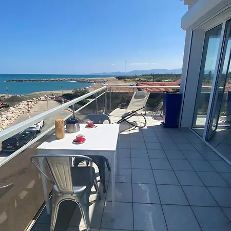 Appartement Spacious Air-conditioned Duplex With 270 Degree Sea Views *