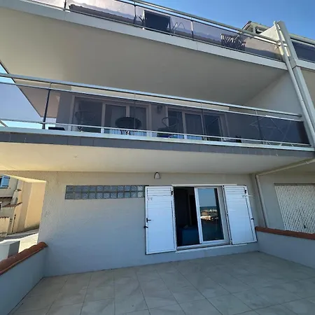 Spacious Air-conditioned Duplex With 270 Degree Sea Views * Sainte-Marie